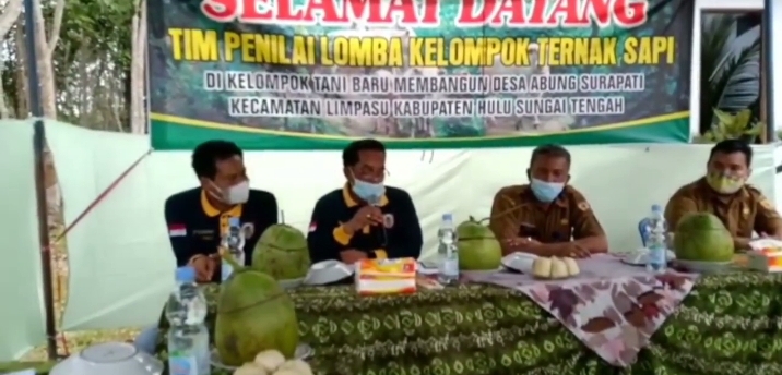 Tim penilai dari Disbunnak Kalsel menilai Kelompok Tani Baru Membangun di Desa Abung Surapati, Kecamatan Limapasu, Hulu Sungai Tengah (HST)