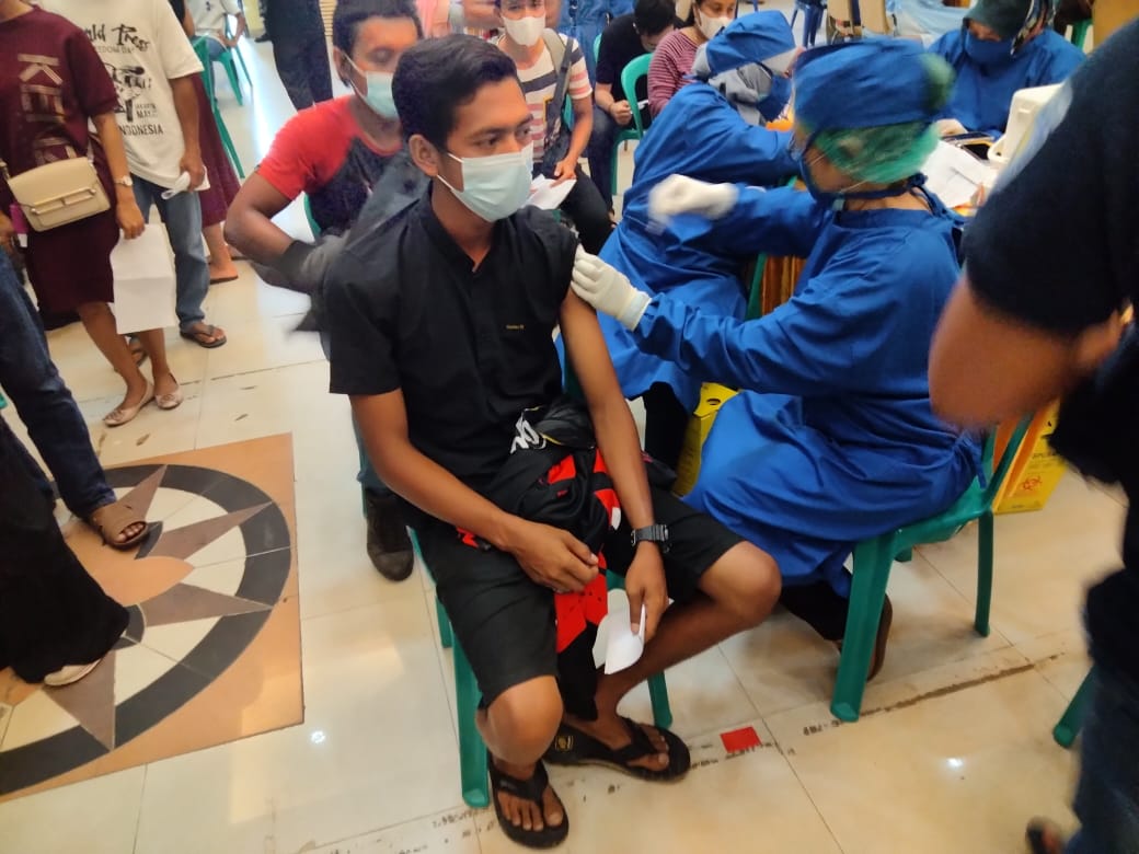 Begini Alasan Warga Ikut Vaksinasi Massal di Gedung Bina Satria Banjarbaru