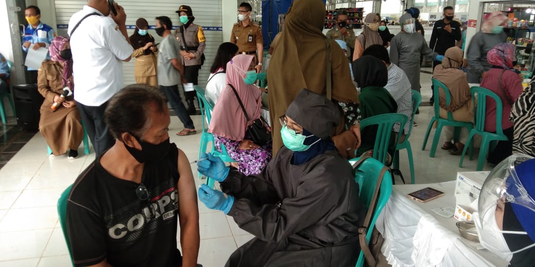 Pedagang di Pasar Bauntung Banjarbaru dapat Program Vaksinasi dari Pemerintah