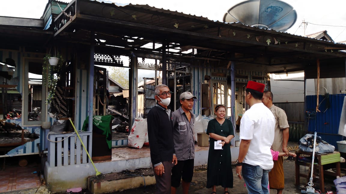 Korban Kebakaran di Tunggul Irang Dapat Bantuan dari DPRD Banjar