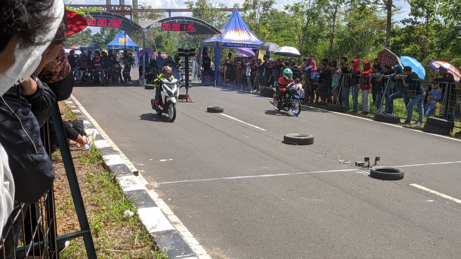 Ratusan Peserta Ikut Drag Bike di Banjarbaru, Ada Pembalap Wanita Lho!