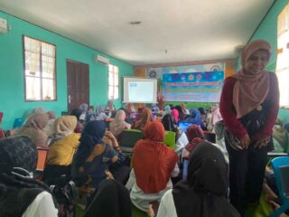 Dosen Ilkom FMIPA ULM Banjarbaru Dongkrak Kompetensi Guru TK Landasan Ulin