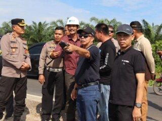Pj Bupati Tapin Meninjau Pembangunan Pos Satlantas Polres Tapin di Jalur Nasional