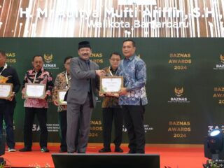 Prestasi di Kancah Nasional, Wali Kota Banjarbaru Raih Penghargaan Baznas Award 2024
