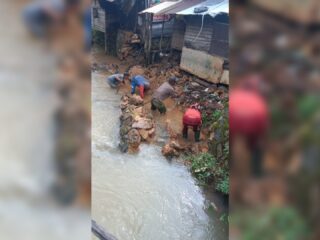 Siring Sungai Basung Ambruk, PUPR Banjarbaru Lakukan Perbaikan