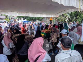 Ratusan Paket Bapokting di Pasar Murah Ramadan Ludes Diserbu Warga