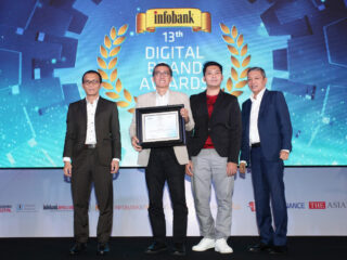 Bank Kalsel Raih Penghargaan The 2nd Best Mobile Banking di 13th Infobank-Isentia Digital Brand Awards 2024